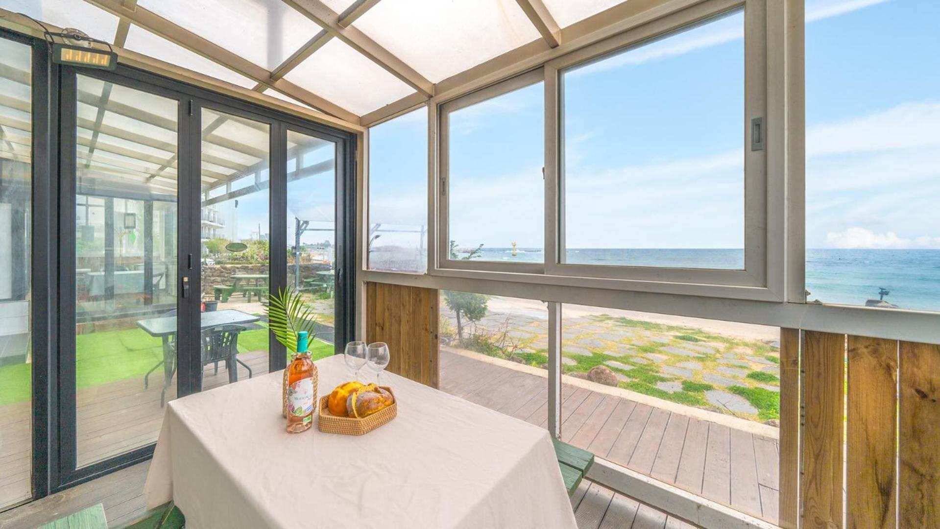 Goseong Littlesquare Oceanview Pension Room photo